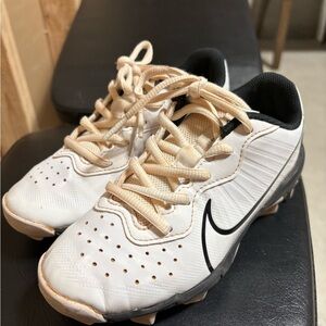 Nike White and Black  cleats Classic Design